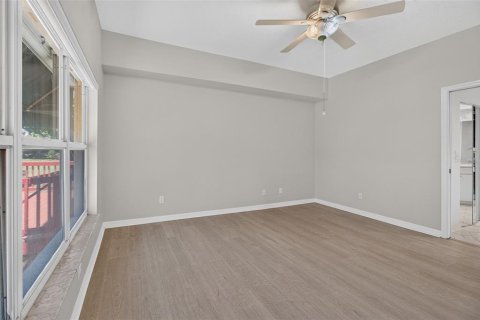 Condo in Saint Petersburg, Florida, 3 bedrooms  № 2389065 - photo 17