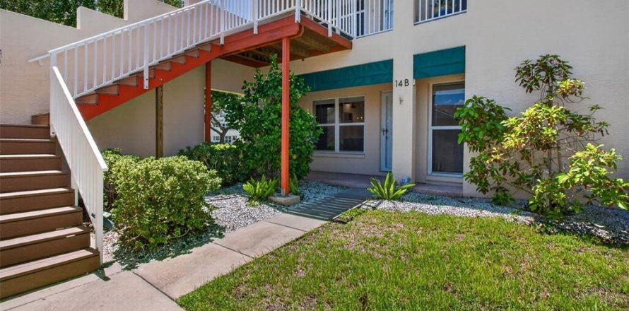 Condo in Saint Petersburg, Florida, 3 bedrooms  № 2389065