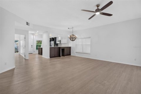 Condo in Saint Petersburg, Florida, 3 bedrooms  № 2389065 - photo 15