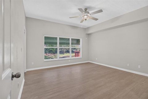 Condo in Saint Petersburg, Florida, 3 bedrooms  № 2389065 - photo 16