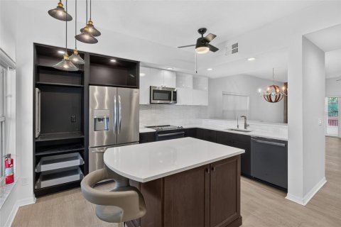 Condo in Saint Petersburg, Florida, 3 bedrooms  № 2389065 - photo 4