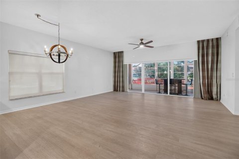 Condo in Saint Petersburg, Florida, 3 bedrooms  № 2389065 - photo 9
