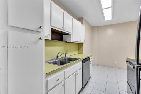 Condominio en venta en Hollywood, Florida, 1 dormitorio, 78.41 m2 № 2154415 - foto 28