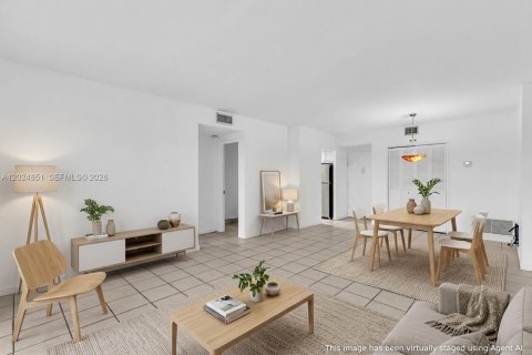 Condominio en venta en Hollywood, Florida, 1 dormitorio, 78.41 m2 № 2154415 - foto 17