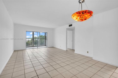 Condominio en venta en Hollywood, Florida, 1 dormitorio, 78.41 m2 № 2154415 - foto 9