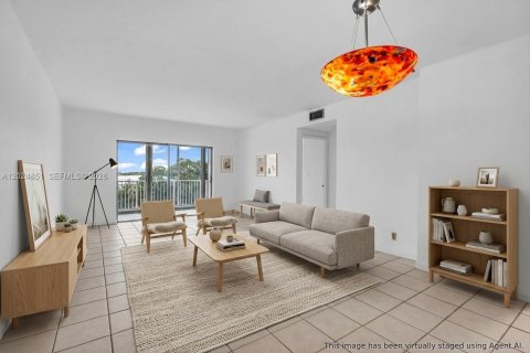 Condominio en venta en Hollywood, Florida, 1 dormitorio, 78.41 m2 № 2154415 - foto 10