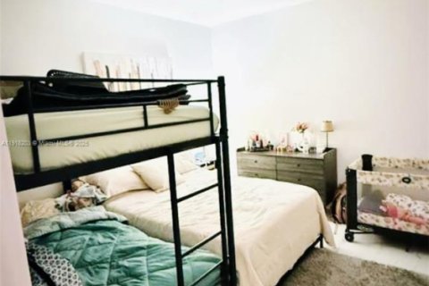 Снять в аренду коммерческую недвижимость в Майами-Гарденс, Флорида 1 спальня, 207.73м2, № 1973019 - фото 5