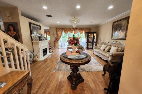 House in Royal Palm Beach, Florida 3 bedrooms, 235.6 sq.m. № 2399627 - photo 5