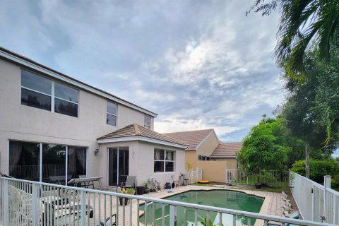 House in Royal Palm Beach, Florida 3 bedrooms, 235.6 sq.m. № 2399627 - photo 3