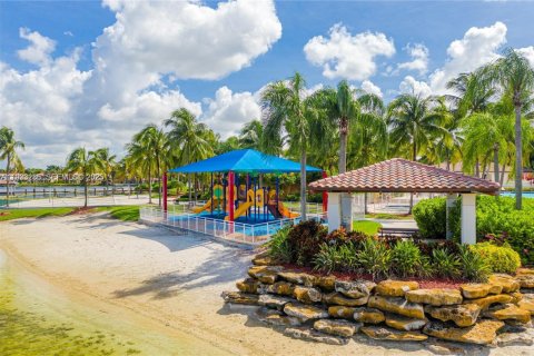 Снять в аренду виллу или дом в Дорал, Флорида 4 спальни, 203.08м2, № 1991186 - фото 19