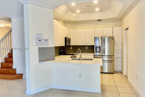 Снять в аренду виллу или дом в Дорал, Флорида 4 спальни, 203.08м2, № 1991186 - фото 9