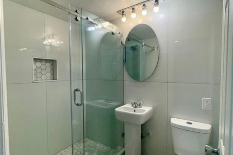 Снять в аренду квартиру в Сент-Питерсберг, Флорида 4 комнаты, 60.39м2, № 1905064 - фото 7