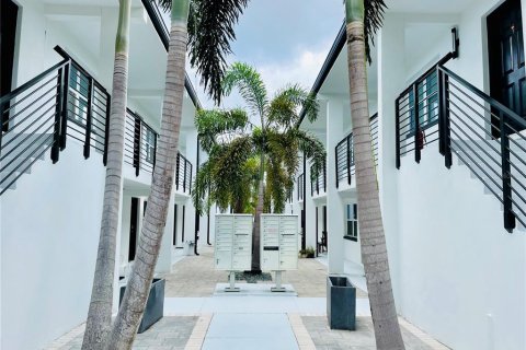 Снять в аренду квартиру в Сент-Питерсберг, Флорида 4 комнаты, 60.39м2, № 1905064 - фото 9