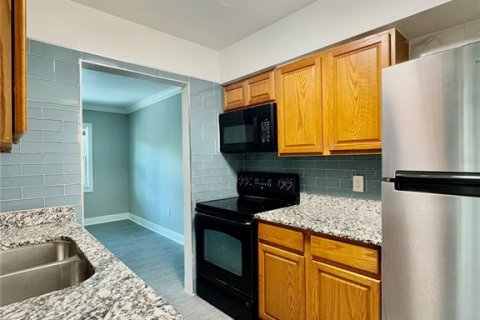 Снять в аренду квартиру в Сент-Питерсберг, Флорида 4 комнаты, 60.39м2, № 1905064 - фото 5