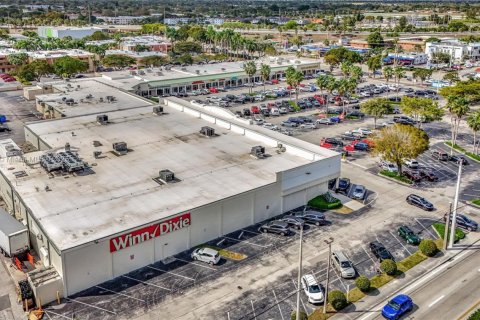 Propiedad comercial en venta en Miami, Florida № 1863636 - foto 3