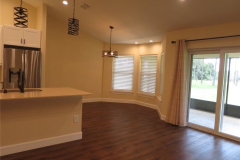 House in Eustis, Florida 3 bedrooms, 166.67 sq.m. № 1900035 - photo 24