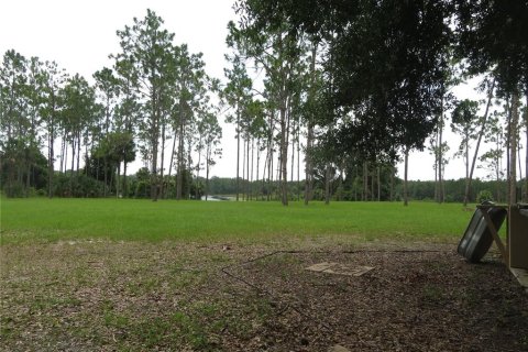 House in Eustis, Florida 3 bedrooms, 166.67 sq.m. № 1900035 - photo 3