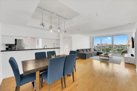 Купить кондоминиум в Майами-Бич, Флорида 2 спальни, 100.15м2, № 1931946 - фото 2