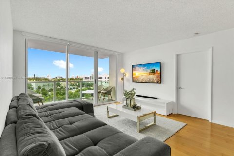 Купить кондоминиум в Майами-Бич, Флорида 2 спальни, 100.15м2, № 1931946 - фото 3
