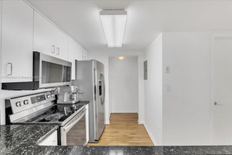 Купить кондоминиум в Майами-Бич, Флорида 2 спальни, 100.15м2, № 1931946 - фото 5