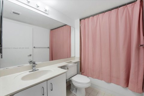 Купить кондоминиум в Майами-Бич, Флорида 2 спальни, 100.15м2, № 1931946 - фото 16