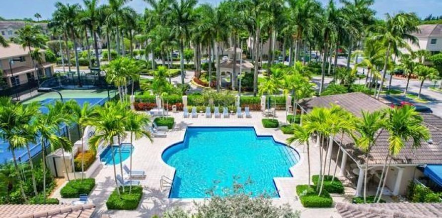 Townhouse in Doral, Florida 3 bedrooms, 131.92 sq.m. № 1174950