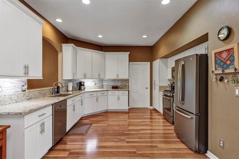 House in Tavares, Florida 3 bedrooms, 169.45 sq.m. № 1721273 - photo 17