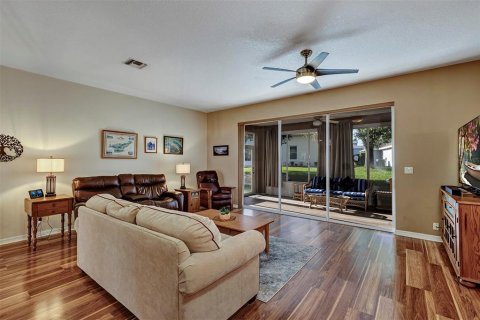 House in Tavares, Florida 3 bedrooms, 169.45 sq.m. № 1721273 - photo 9