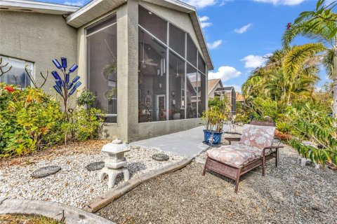 Villa ou maison à vendre à Punta Gorda, Floride: 2 chambres, 164.62 m2 № 2214937 - photo 10