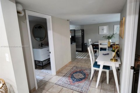 Villa ou maison à louer à Fort Lauderdale, Floride: 3 chambres № 1939957 - photo 3