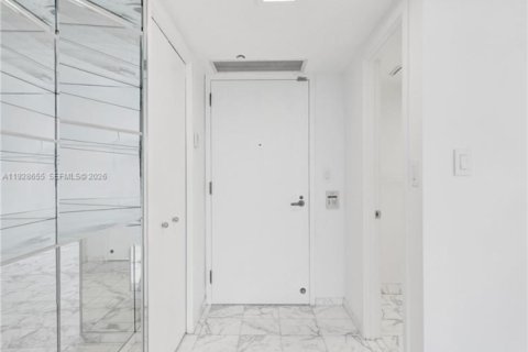 Condo in Aventura, Florida, 2 bedrooms  № 1996504 - photo 3