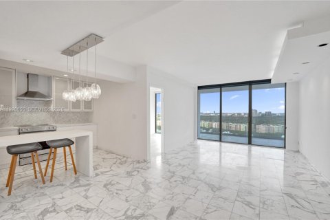 Condo in Aventura, Florida, 2 bedrooms  № 1996504 - photo 10