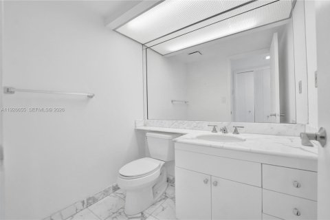 Condo in Aventura, Florida, 2 bedrooms  № 1996504 - photo 6