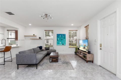 Townhouse in Miramar, Florida 3 bedrooms, 155.33 sq.m. № 1832329 - photo 1