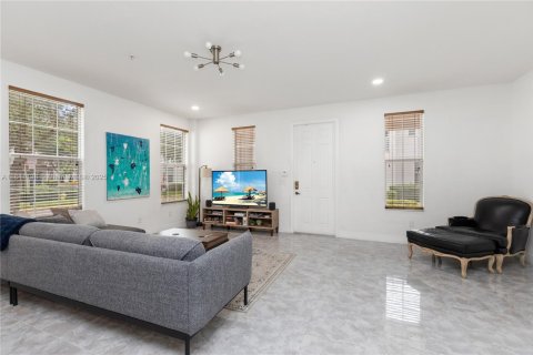Townhouse in Miramar, Florida 3 bedrooms, 155.33 sq.m. № 1832329 - photo 4