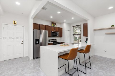 Townhouse in Miramar, Florida 3 bedrooms, 155.33 sq.m. № 1832329 - photo 6