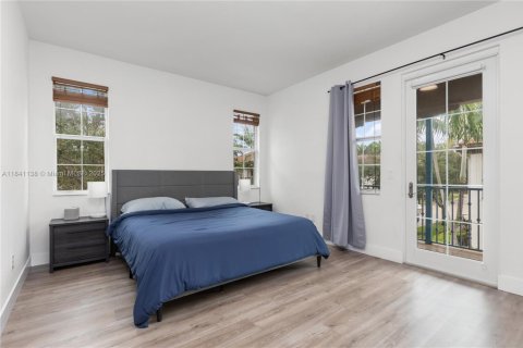 Townhouse in Miramar, Florida 3 bedrooms, 155.33 sq.m. № 1832329 - photo 14
