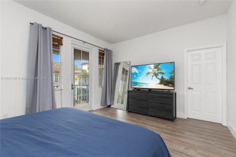 Townhouse in Miramar, Florida 3 bedrooms, 155.33 sq.m. № 1832329 - photo 15