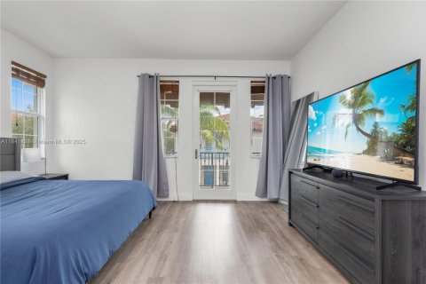 Townhouse in Miramar, Florida 3 bedrooms, 155.33 sq.m. № 1832329 - photo 13