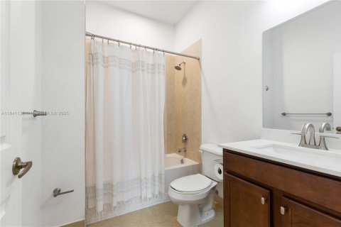 Townhouse in Miramar, Florida 3 bedrooms, 155.33 sq.m. № 1832329 - photo 28