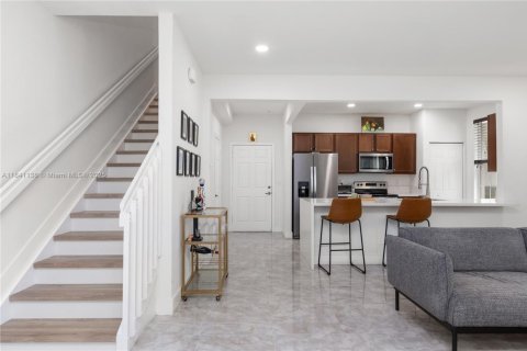 Townhouse in Miramar, Florida 3 bedrooms, 155.33 sq.m. № 1832329 - photo 12