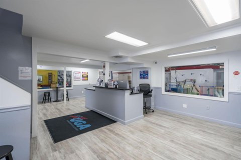 Immobilier commercial à vendre à Port St. Lucie, Floride № 2247674 - photo 6