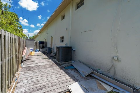 Immobilier commercial à vendre à Port St. Lucie, Floride № 2247674 - photo 20