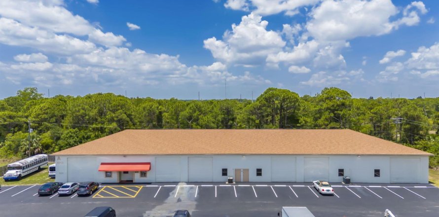 Immobilier commercial à Port St. Lucie, Floride № 2247674