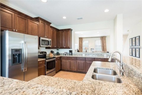 House in Kissimmee, Florida 6 bedrooms, 271.37 sq.m. № 1910410 - photo 5