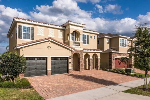 House in Kissimmee, Florida 6 bedrooms, 271.37 sq.m. № 1910410 - photo 2