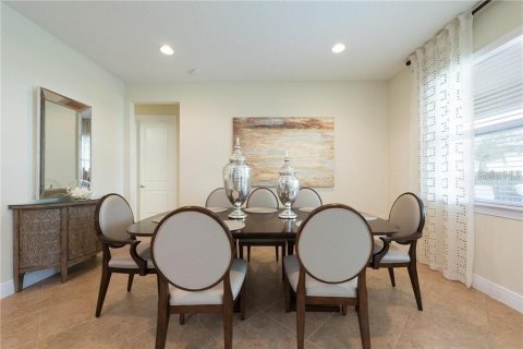 House in Kissimmee, Florida 6 bedrooms, 271.37 sq.m. № 1910410 - photo 7