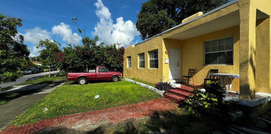 Villa ou maison à Miami, Floride 4 chambres, 200.02 m2 № 2413053