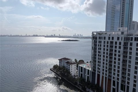 Condo in Miami, Florida, 2 bedrooms  № 2050631 - photo 19