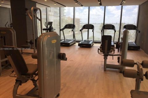 Condo in Miami, Florida, 2 bedrooms  № 2050631 - photo 24